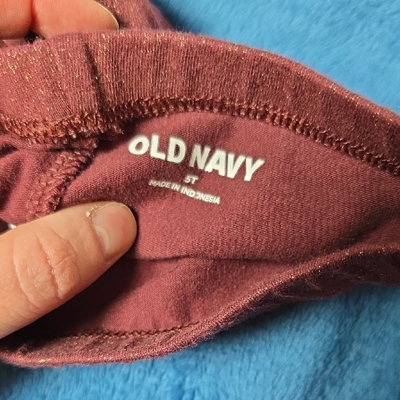 Old Navy Kids Sparkly Velvet Top G Gold Glitter Panta Set in Burgundy 5T - Picture 4 of 7